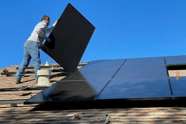 Photovoltaik-Panel-Installation