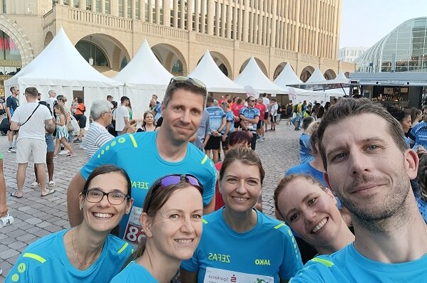 Das Team ZEFAS vor dem Start beim Chemnitzer Firmenlauf 2024